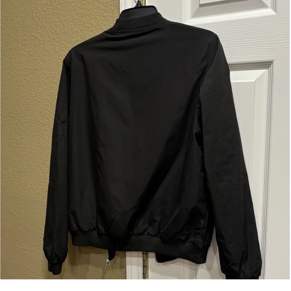 Zeagoo Womens Lightweight Jacket Fashion
Collarless Bomber size M - Picture 4 of 4
